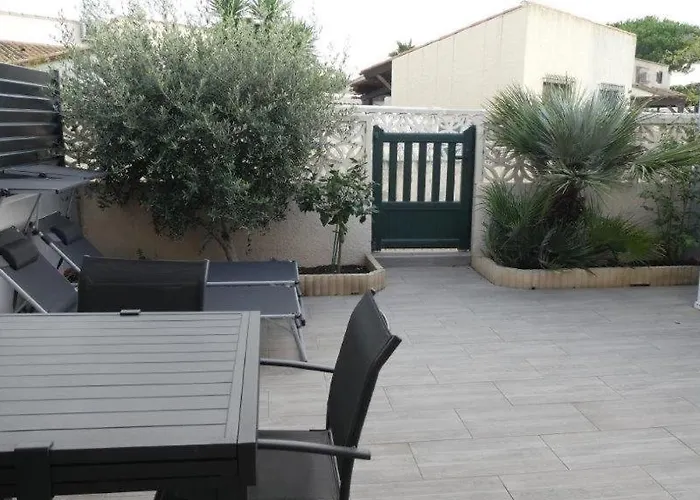 Pavillon De Tres Bien Equipe Avec Parking Privatif - 6briga7 *